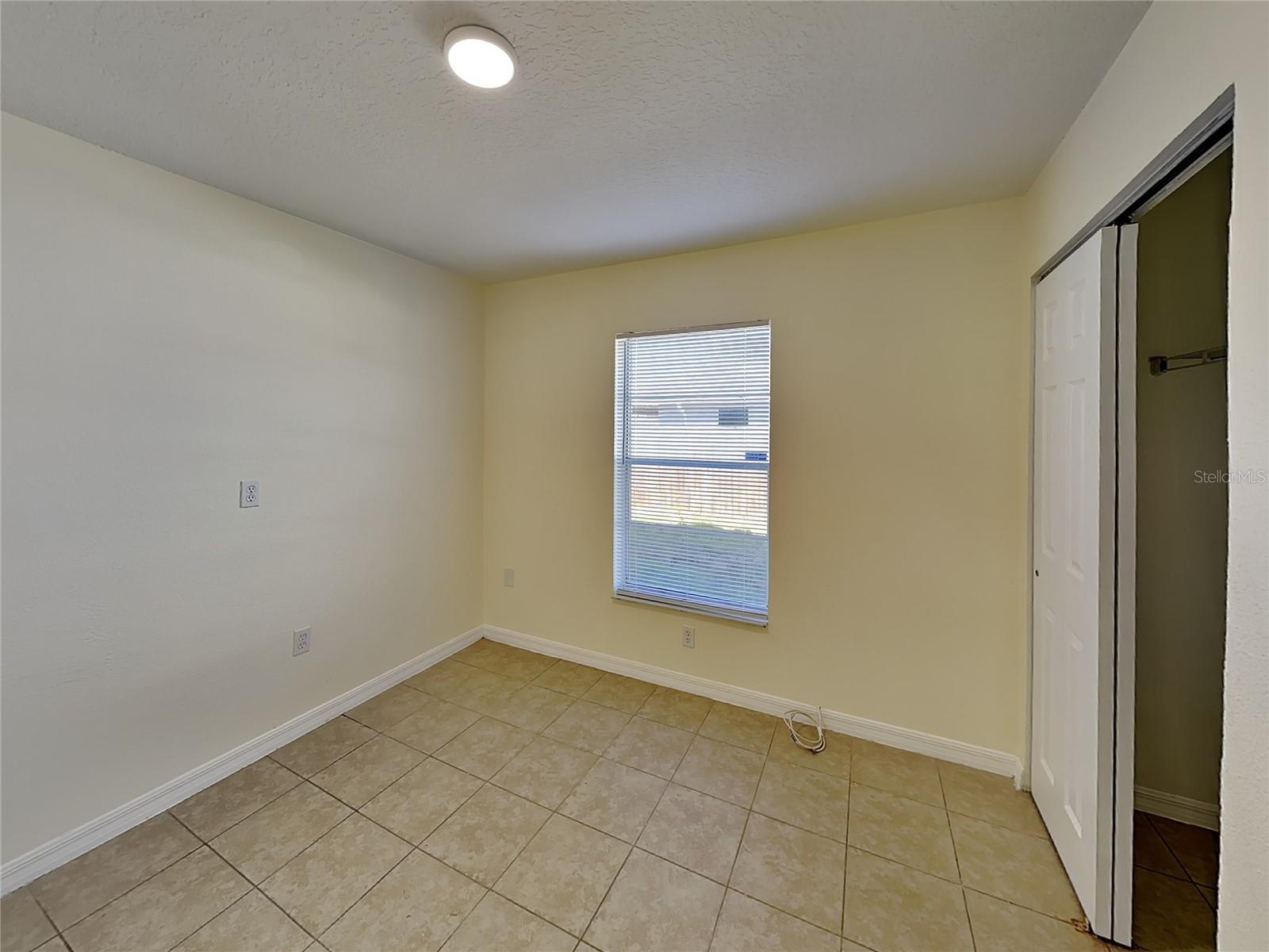 Image 12 of 20 For 465 Oak Drive