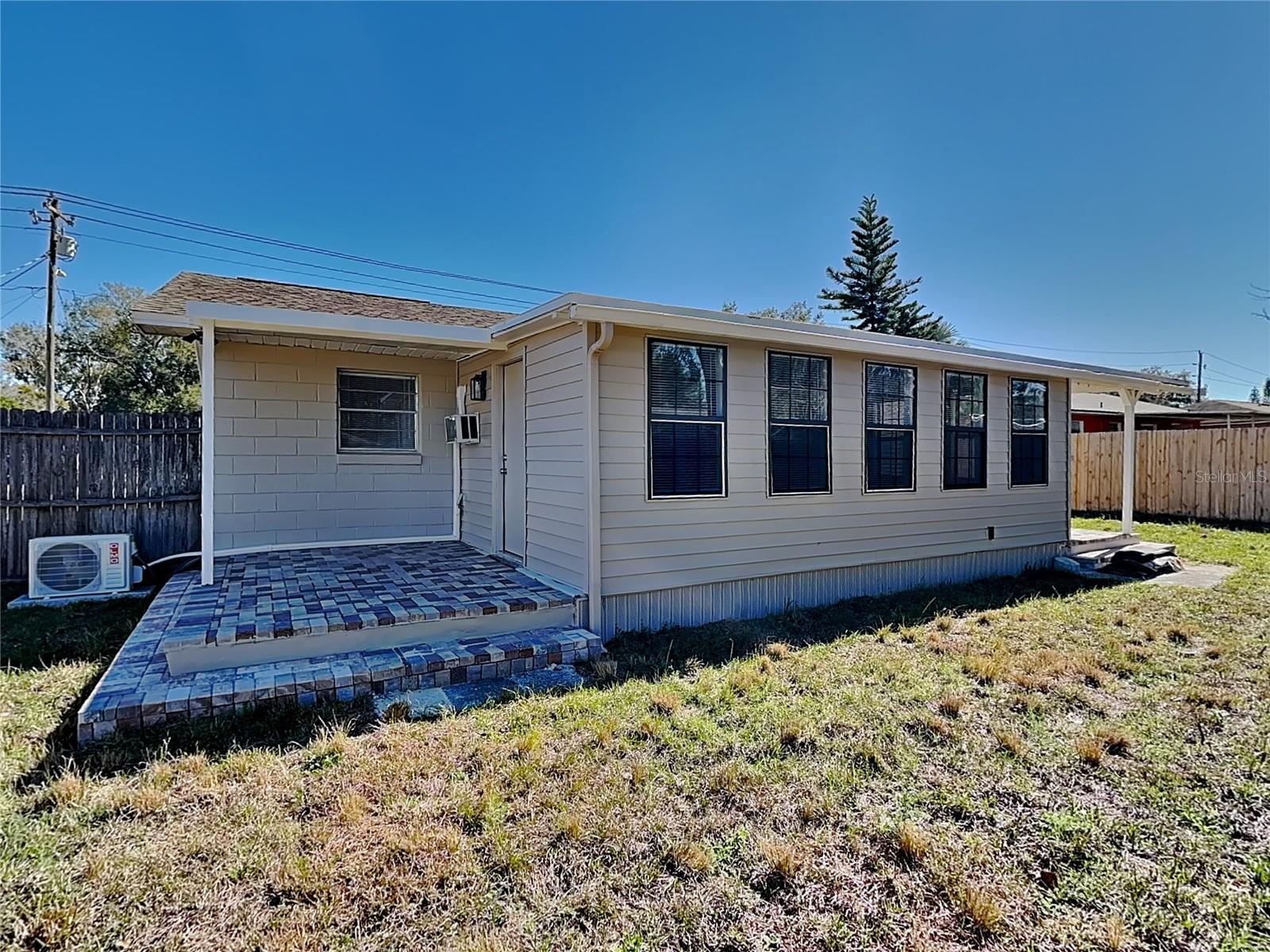 Image 20 of 20 For 465 Oak Drive