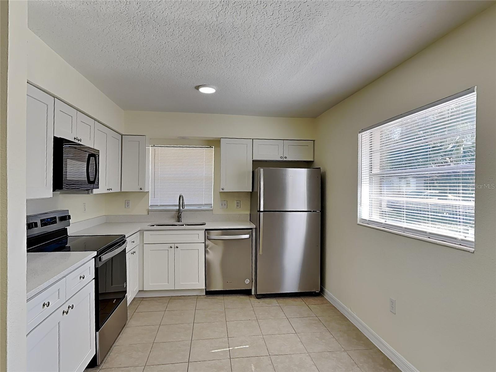 Image 5 of 20 For 465 Oak Drive