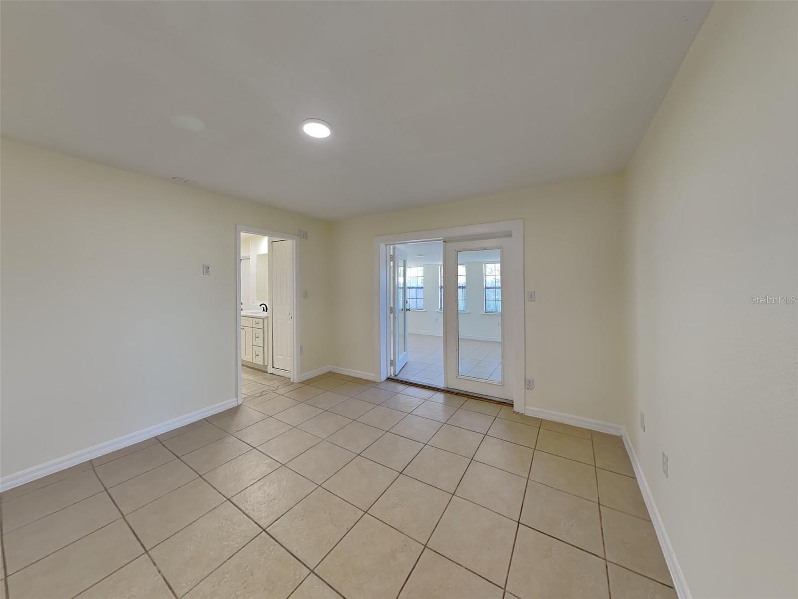 Image 8 of 20 For 465 Oak Drive