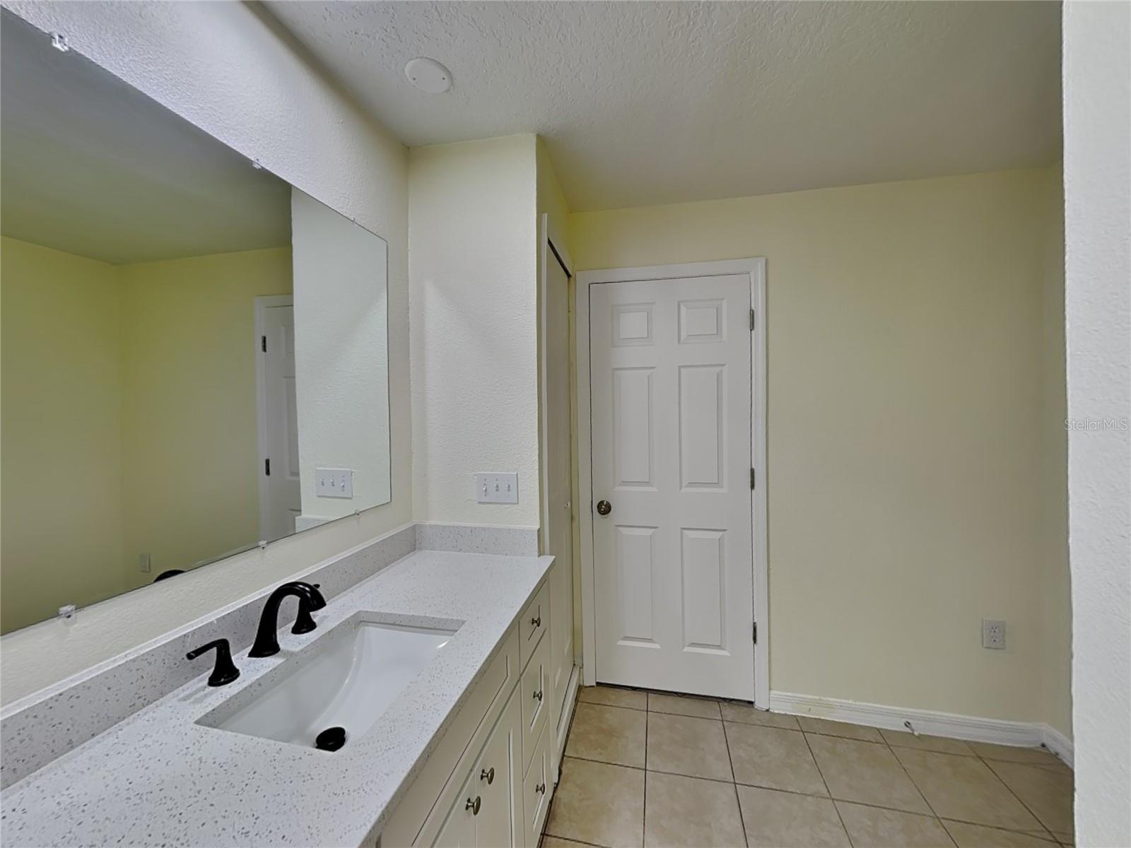 Image 9 of 20 For 465 Oak Drive