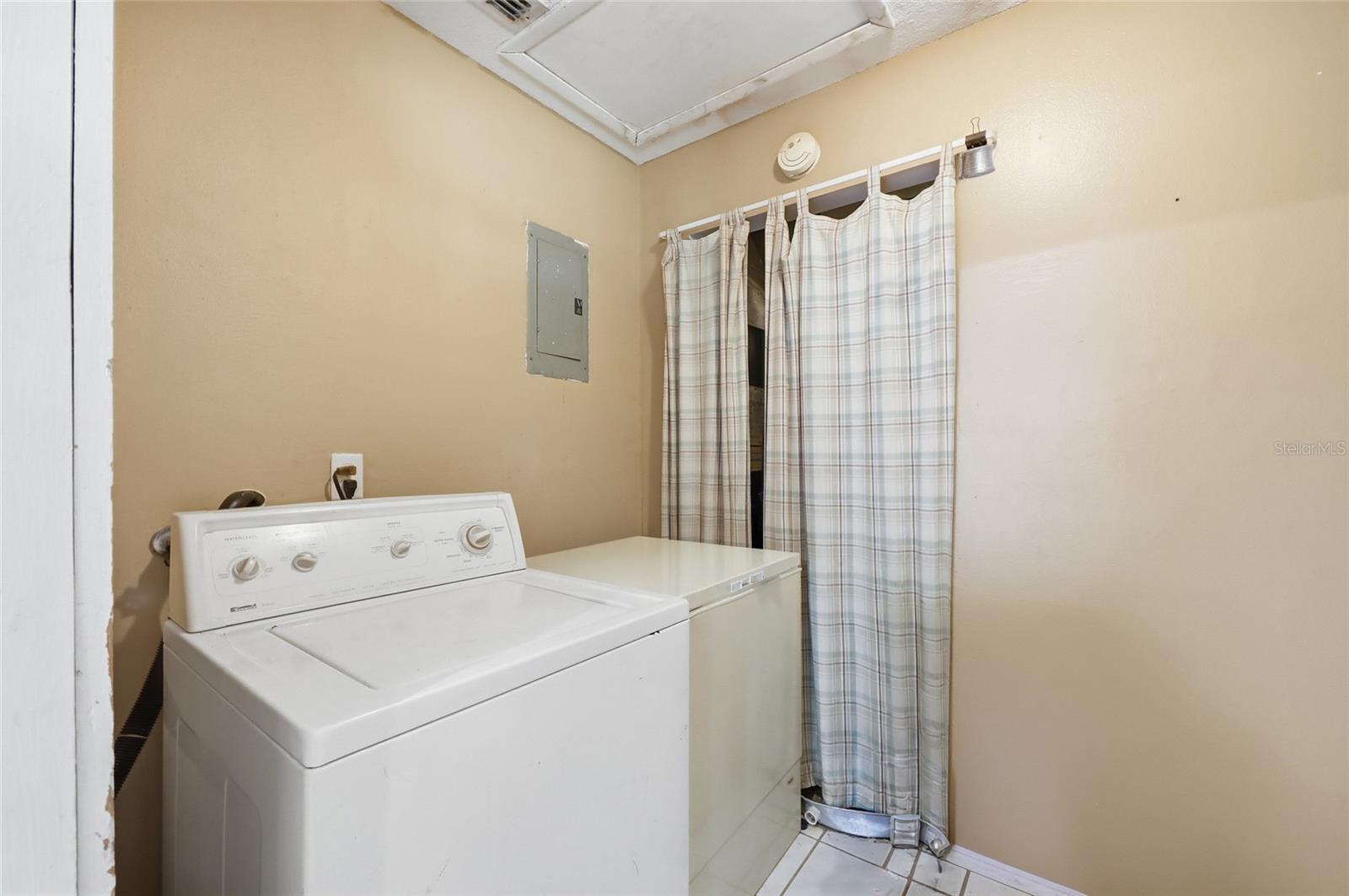 Image 19 of 47 For 1314 Robie Avenue