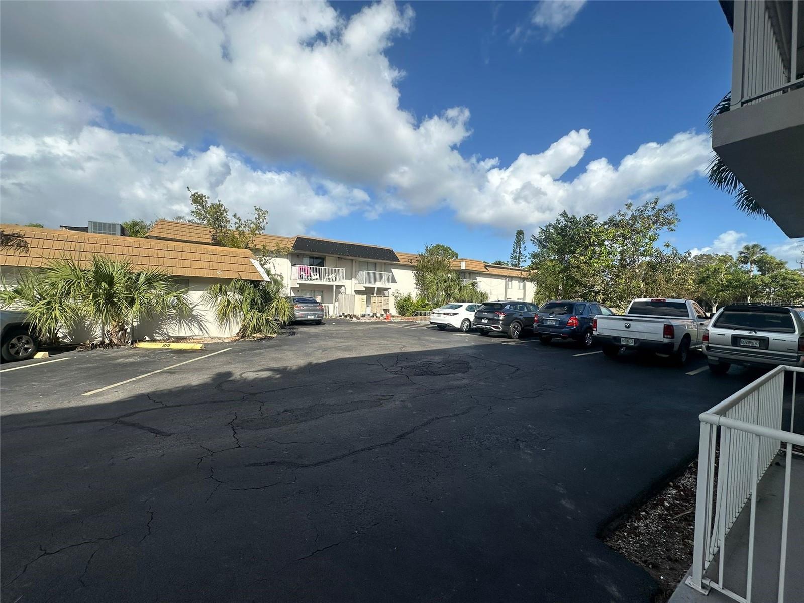 Image 7 of 29 For 1830 Maravilla Avenue 704