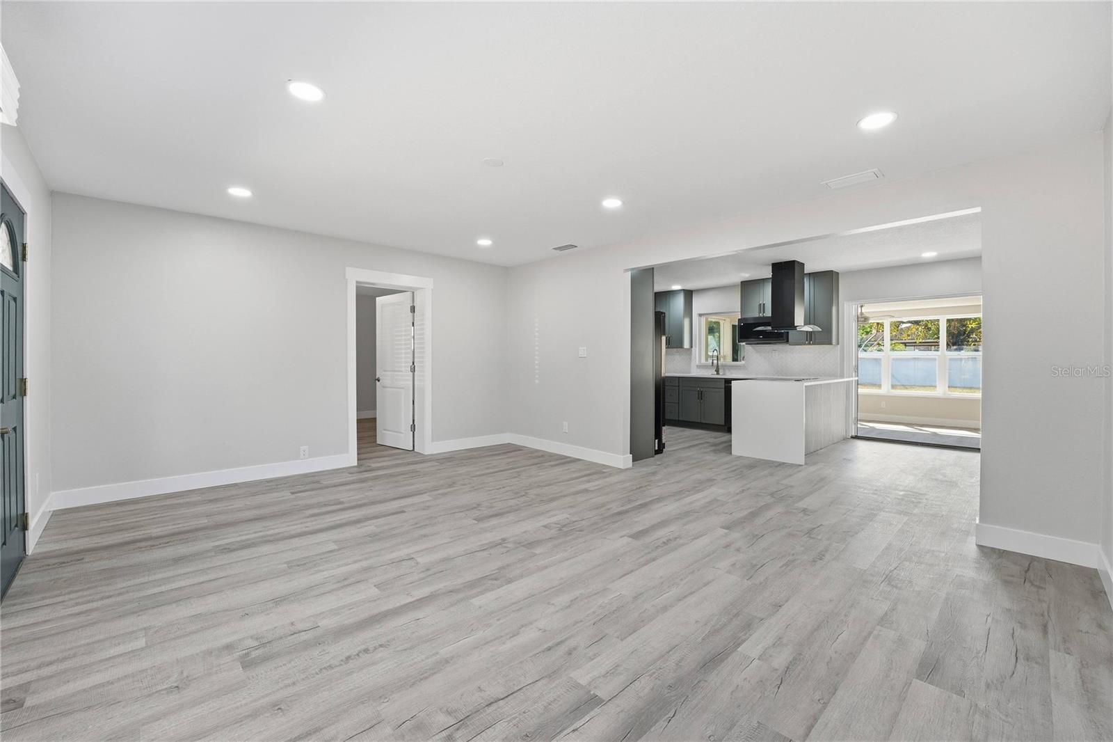 Image 12 of 47 For 3223 1st Avenue W