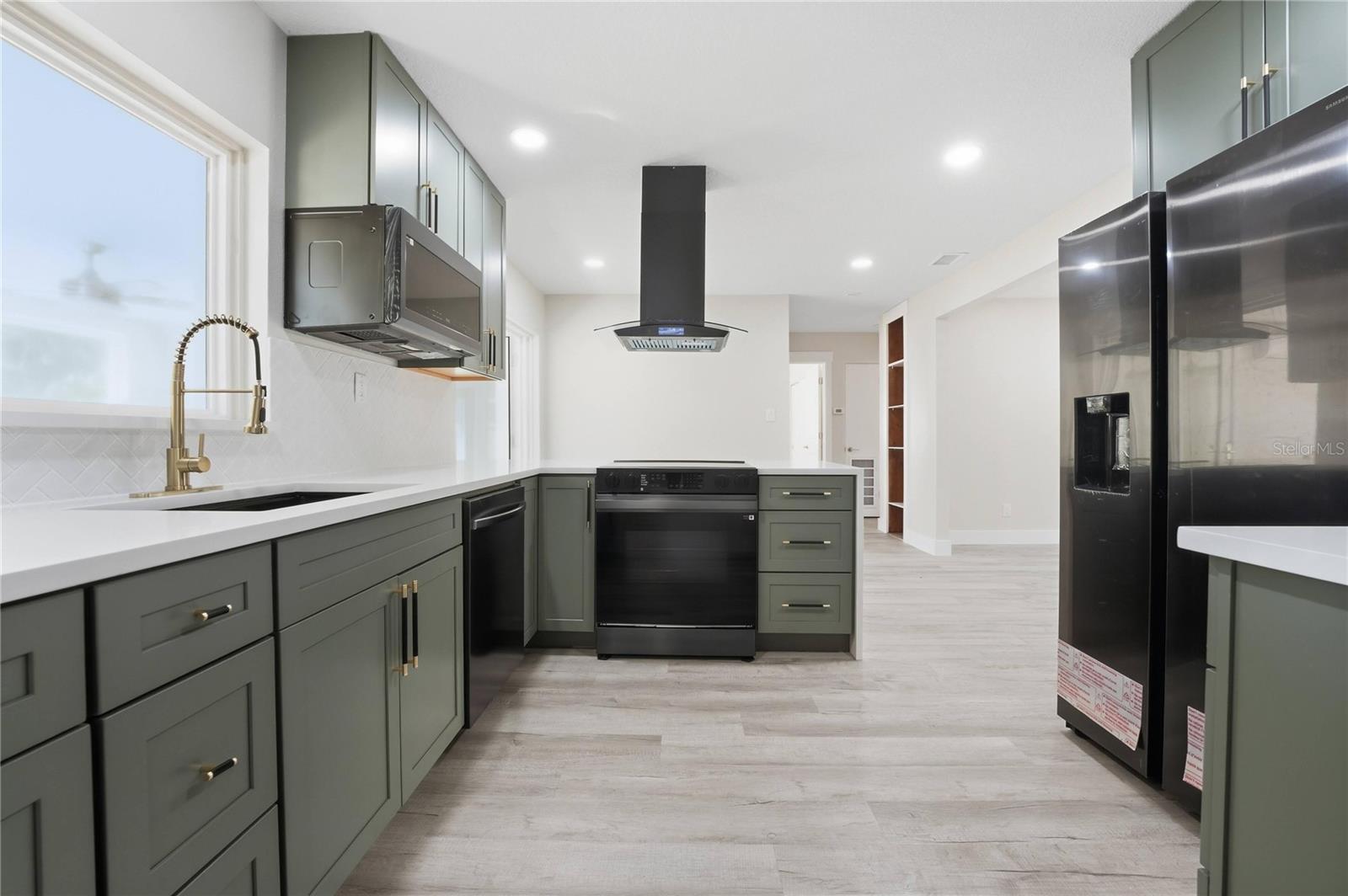 Image 16 of 47 For 3223 1st Avenue W