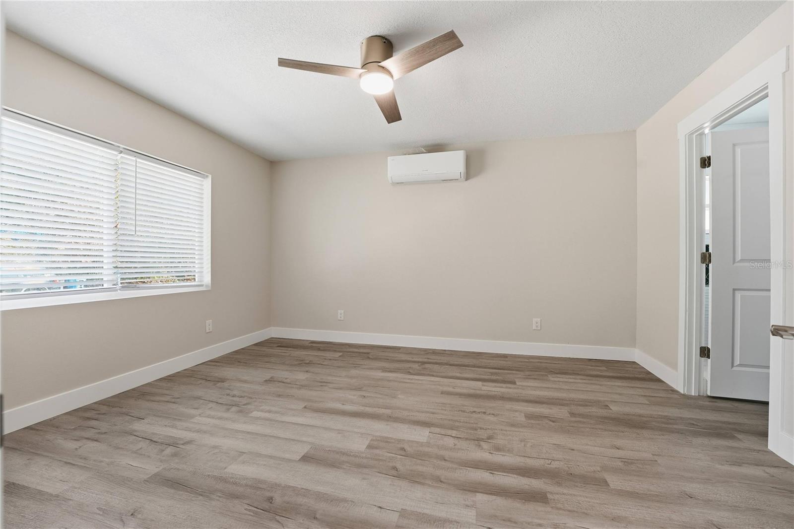 Image 26 of 47 For 3223 1st Avenue W