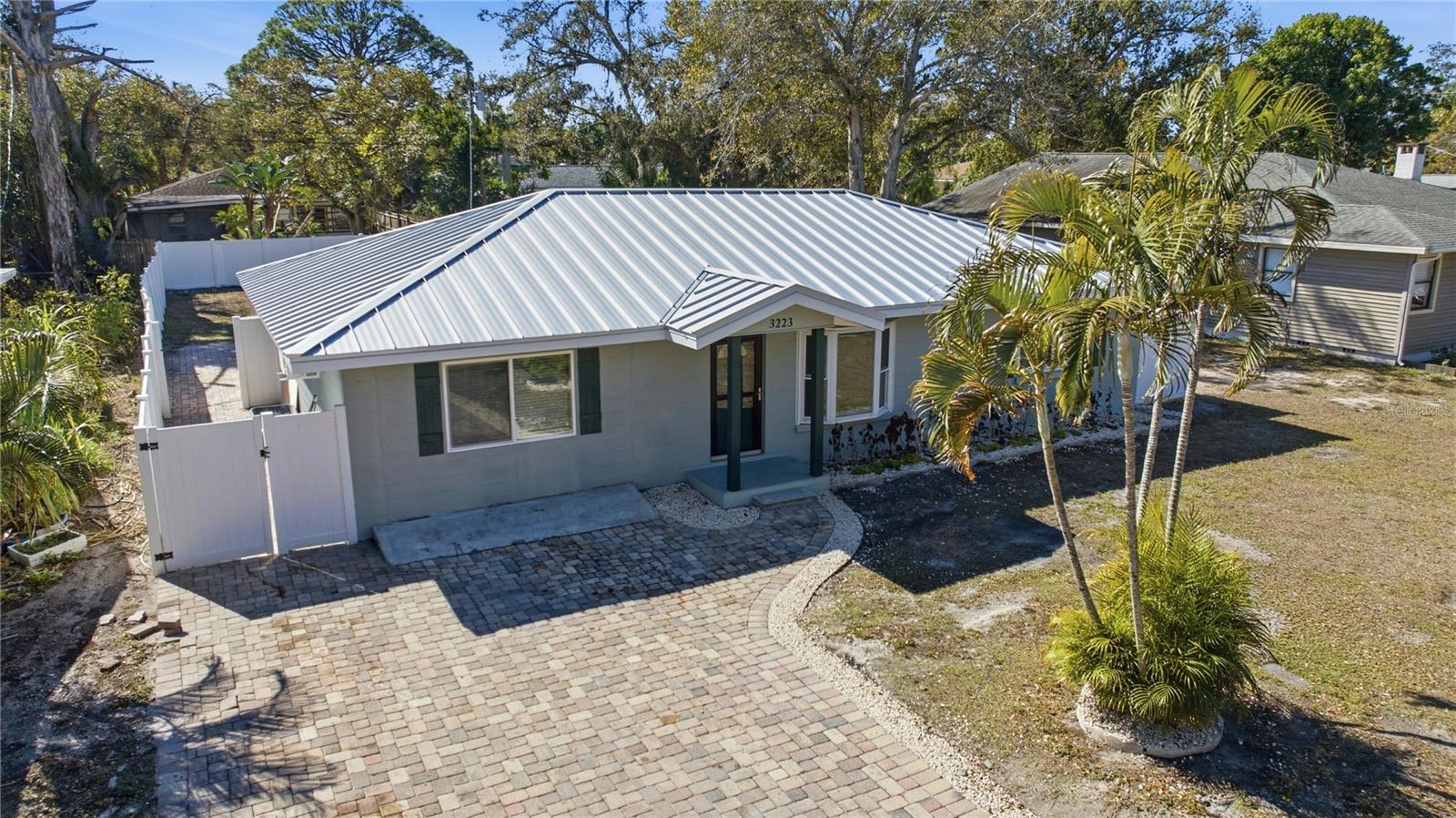 Image 3 of 47 For 3223 1st Avenue W