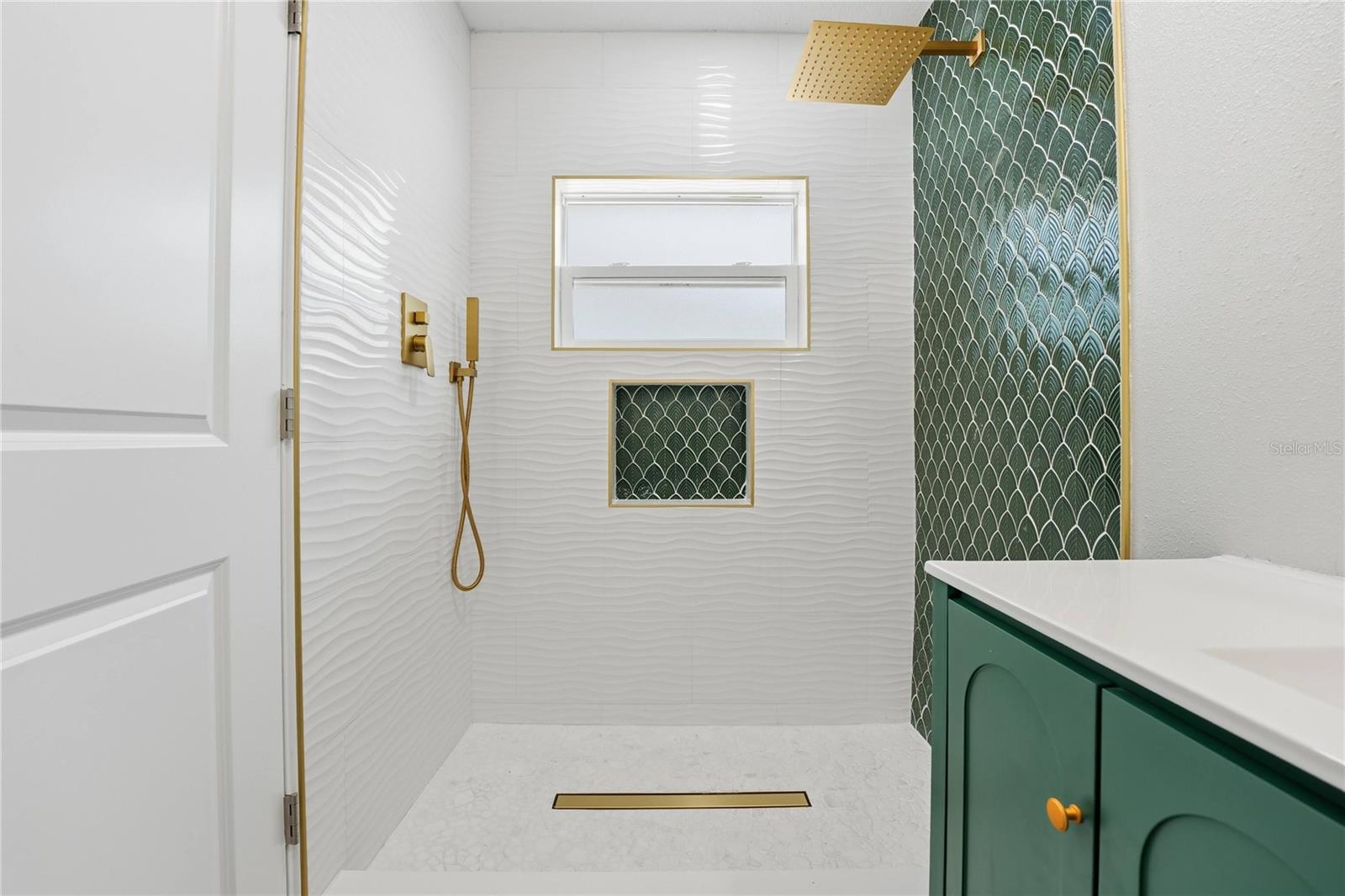 Image 30 of 47 For 3223 1st Avenue W