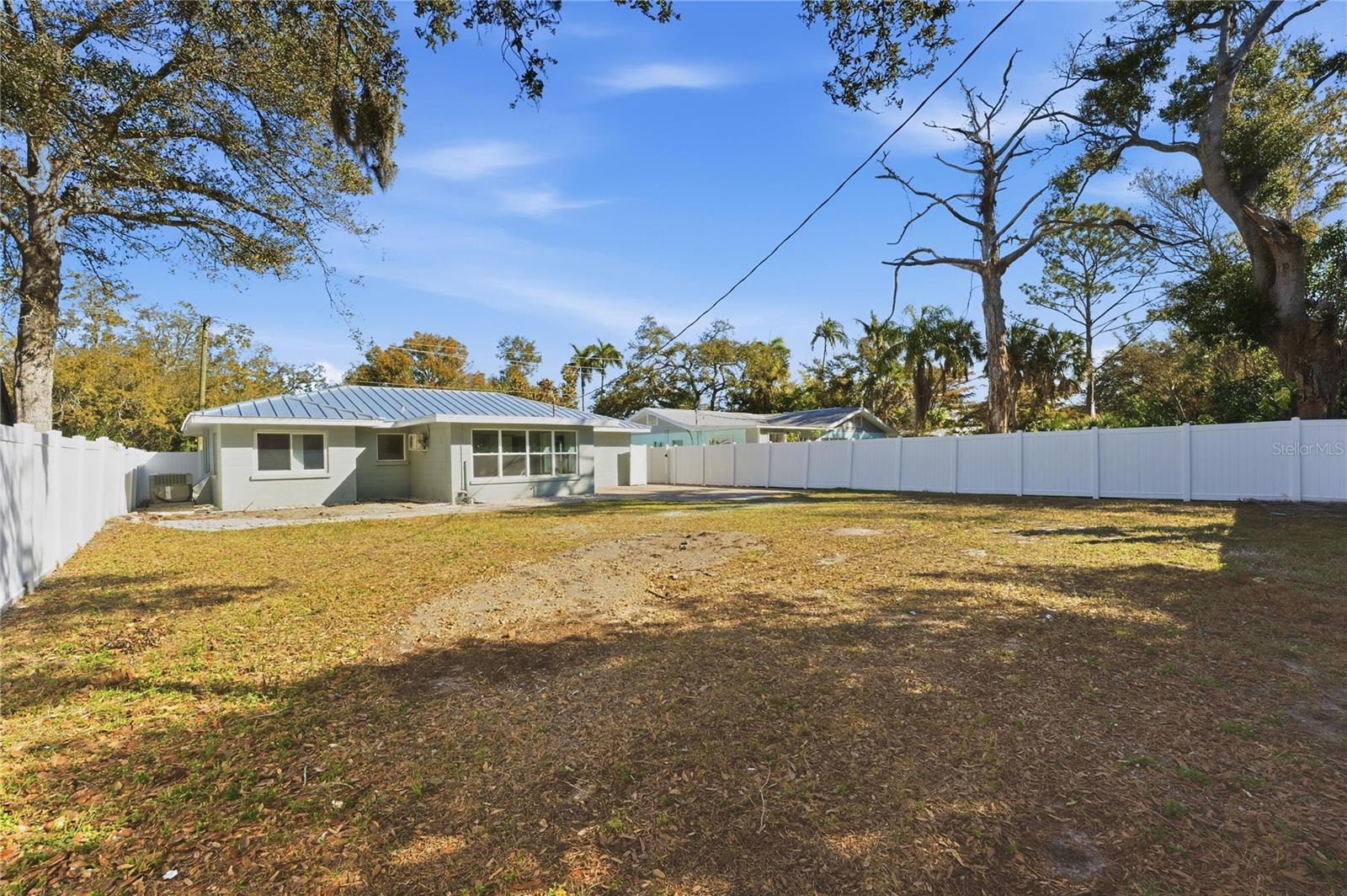 Image 40 of 47 For 3223 1st Avenue W