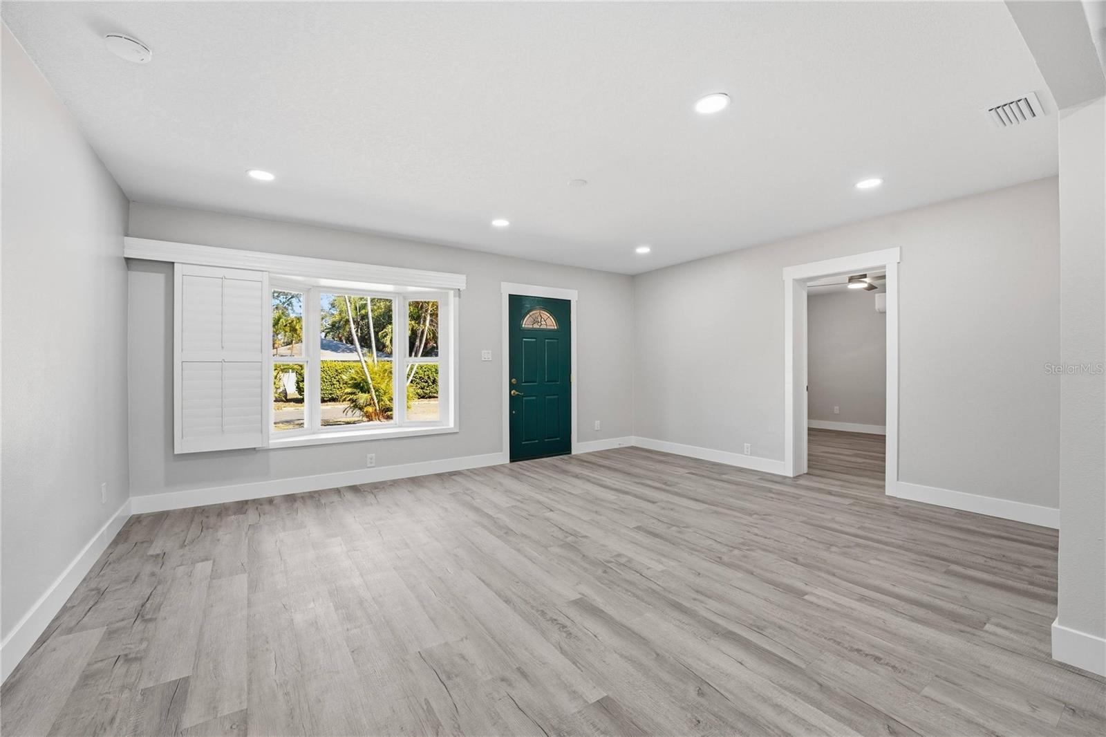 Image 9 of 47 For 3223 1st Avenue W