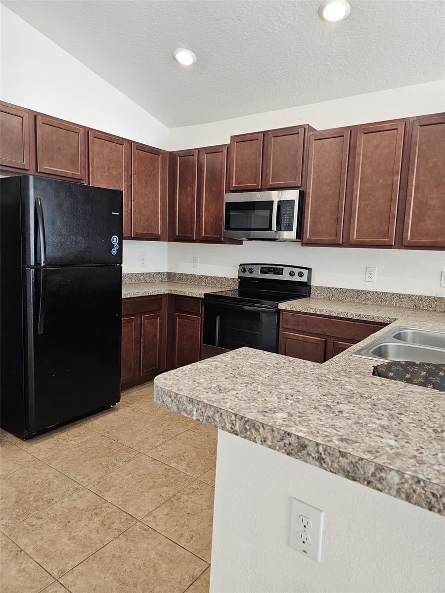 Image 5 of 12 For 585 Ogelthorpe Drive