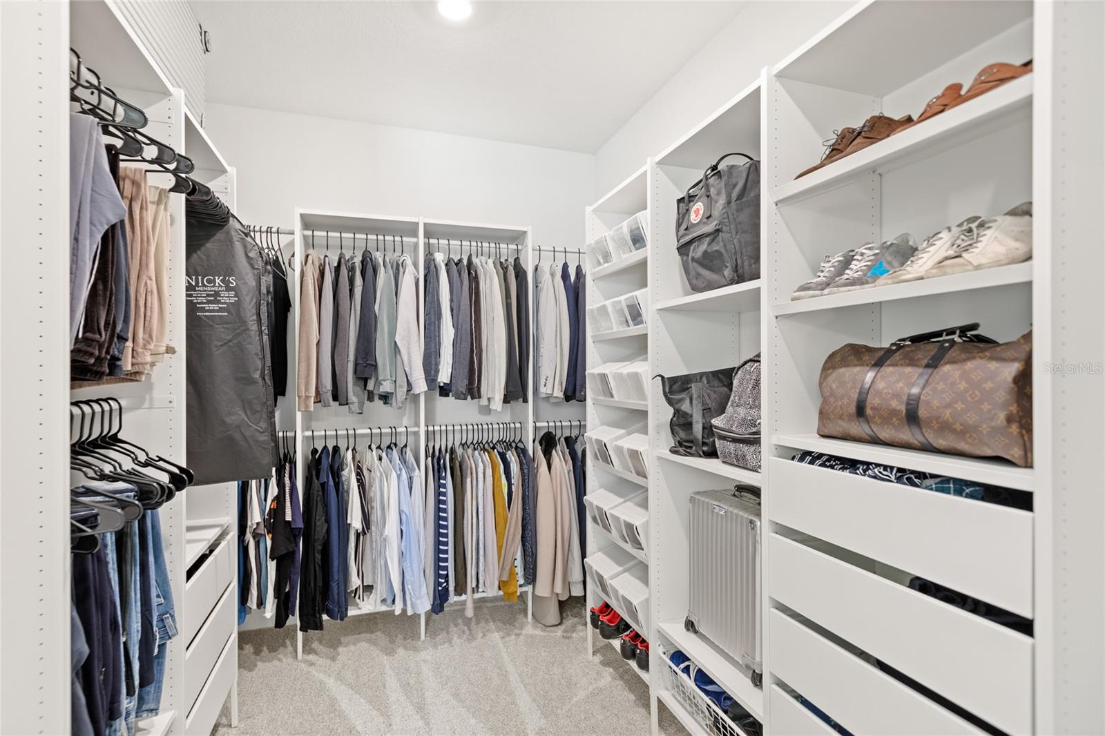 Listing photo id 9 for 15444 Lebeau Loop