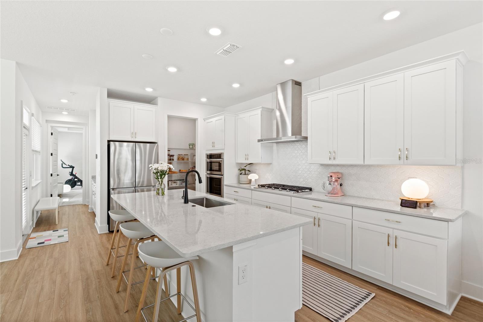 Listing photo id 0 for 15444 Lebeau Loop