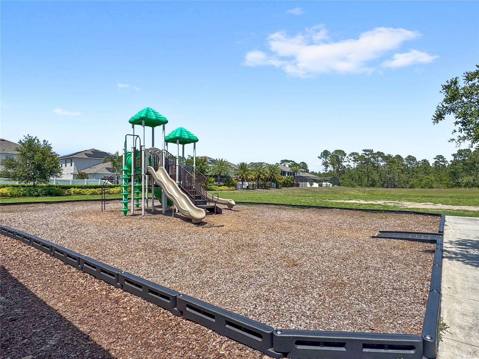 Listing photo id 19 for 15444 Lebeau Loop