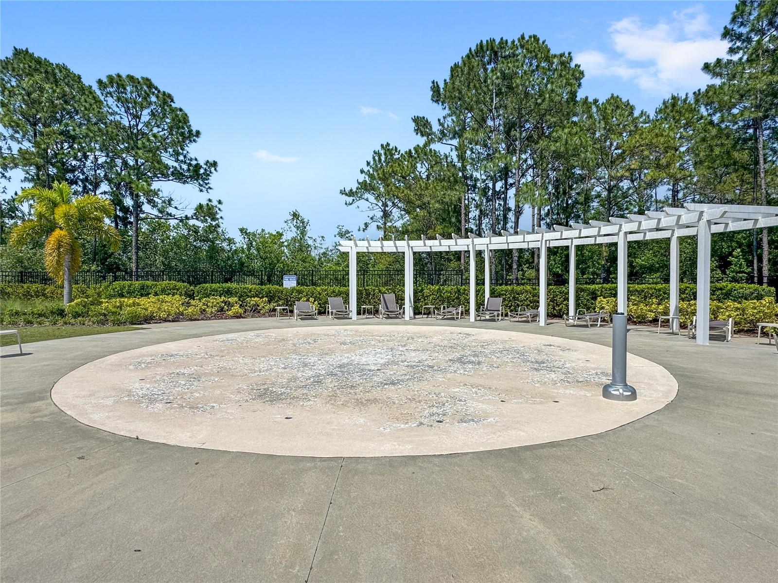 Listing photo id 21 for 15444 Lebeau Loop