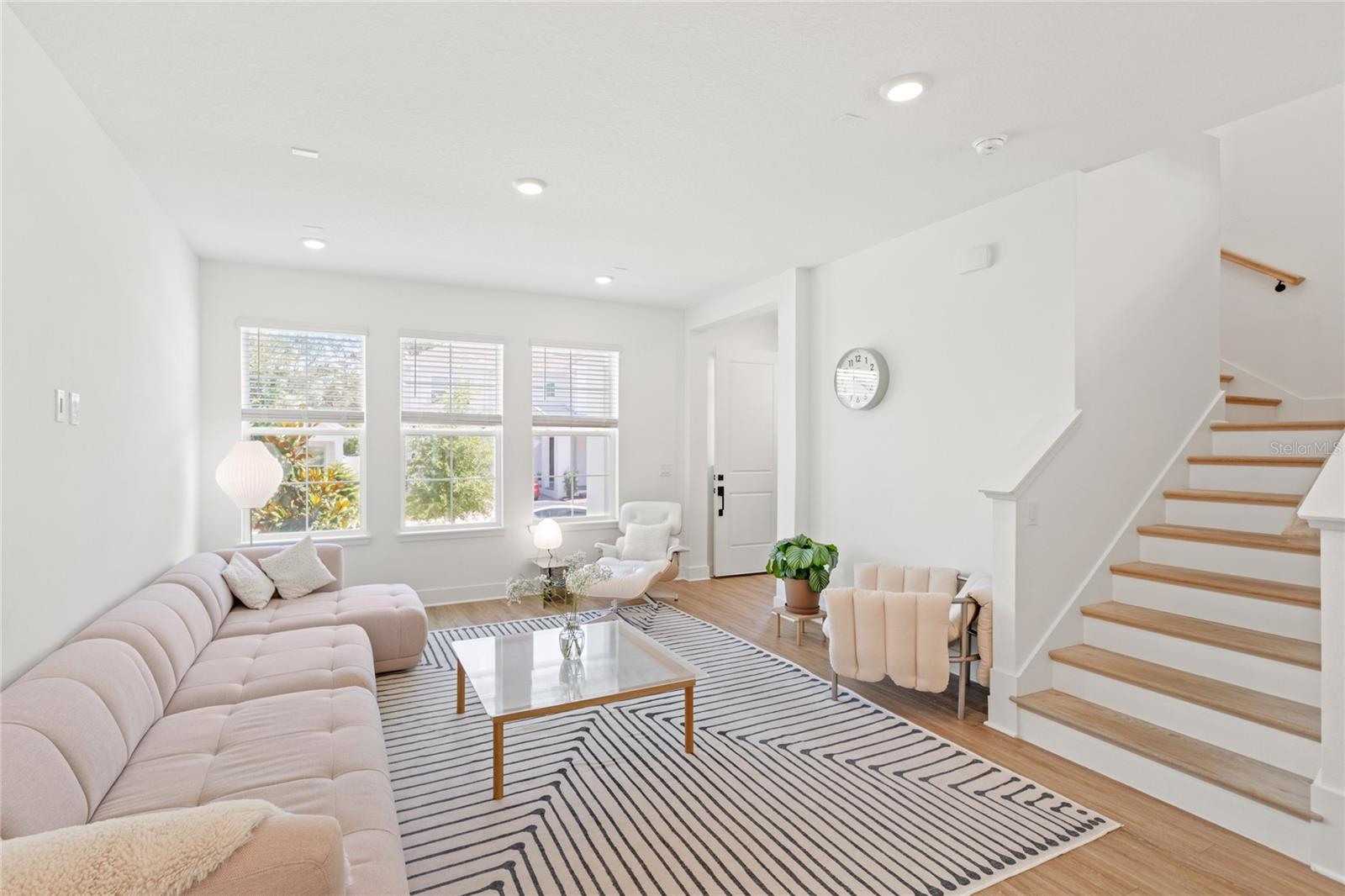 Listing photo id 2 for 15444 Lebeau Loop