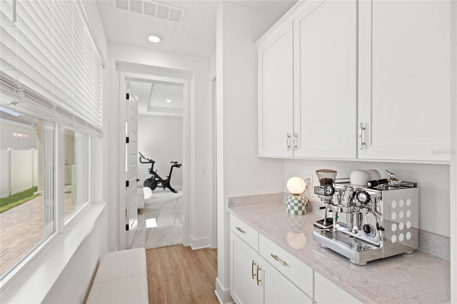 Listing photo id 4 for 15444 Lebeau Loop