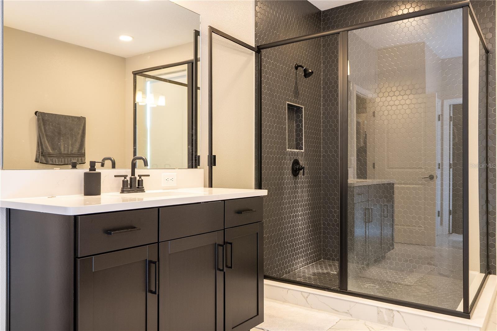 Image 50 of 91 For 5090 Shady Pines Drive