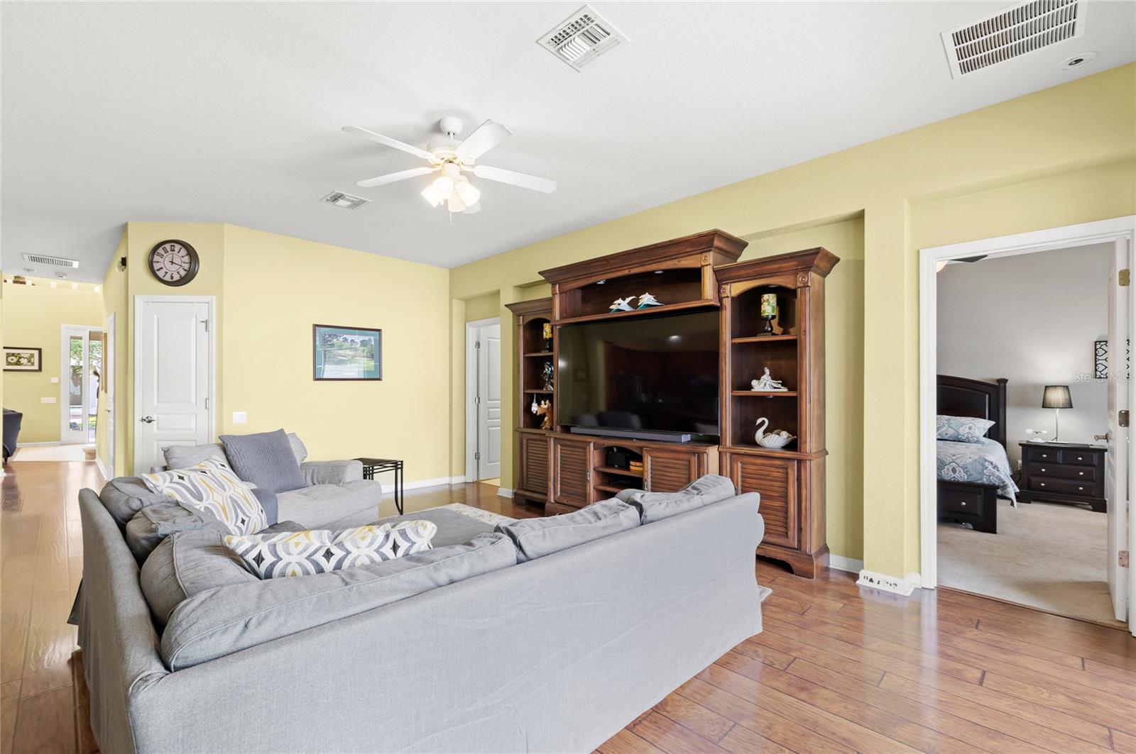 Image 21 of 39 For 13243 Charfield Street