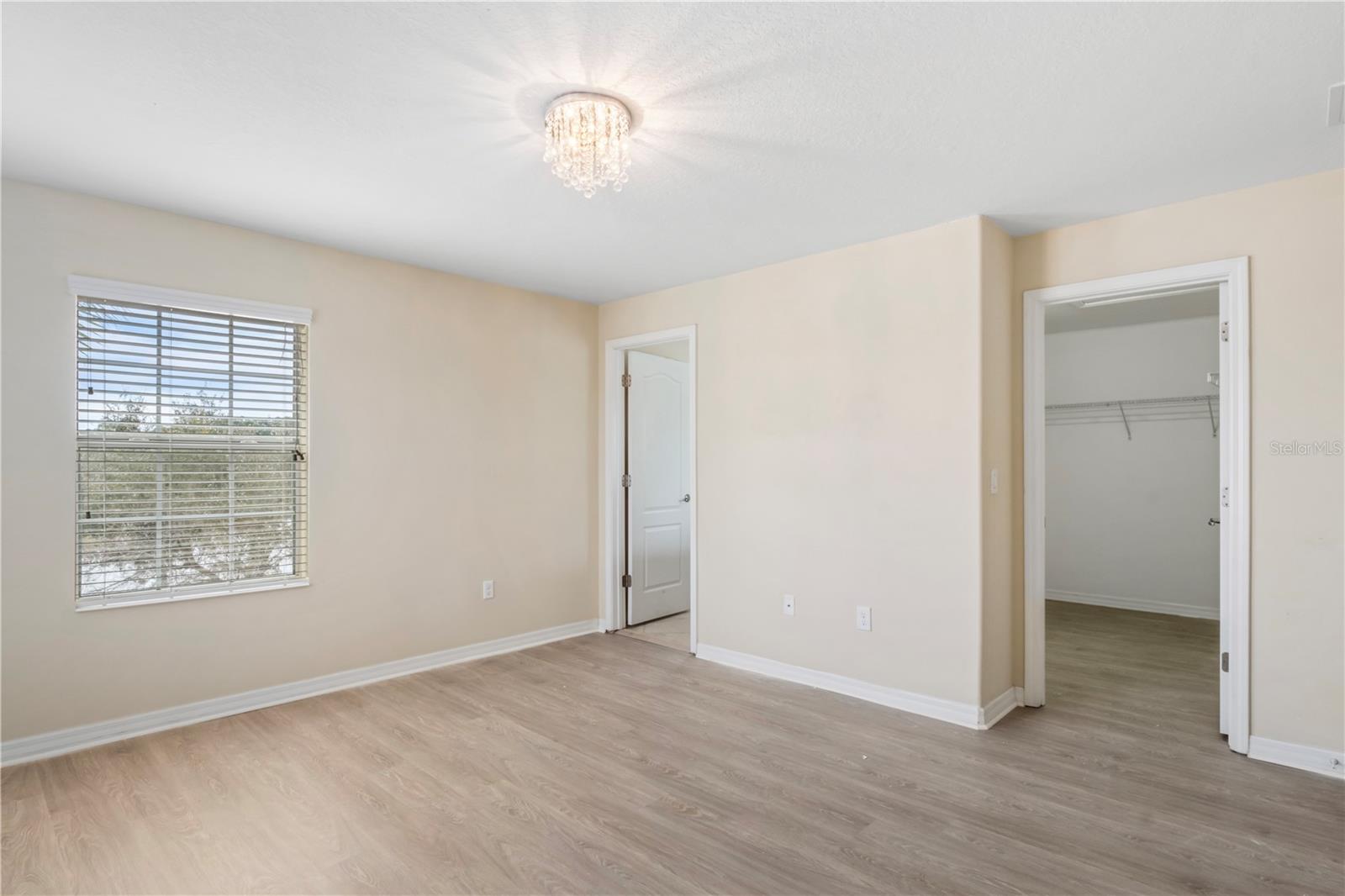 Image 11 of 18 For 12813 Gracehill Lane