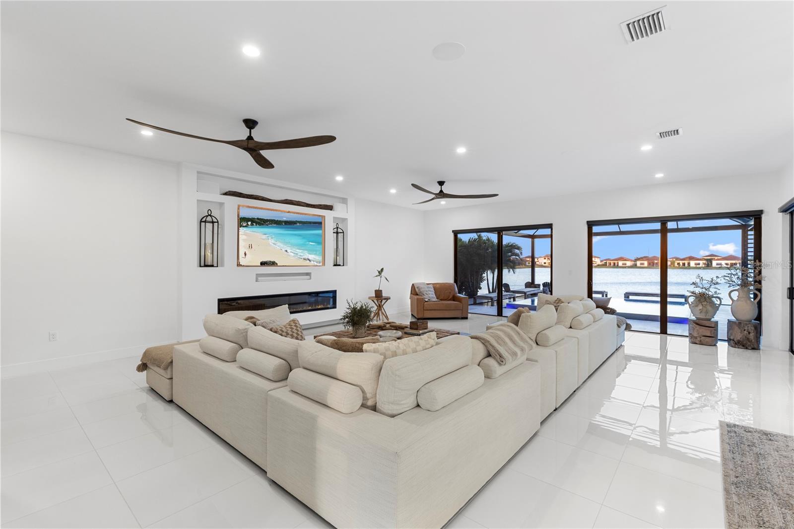 Image 35 of 91 For 4796 Sophia Drive