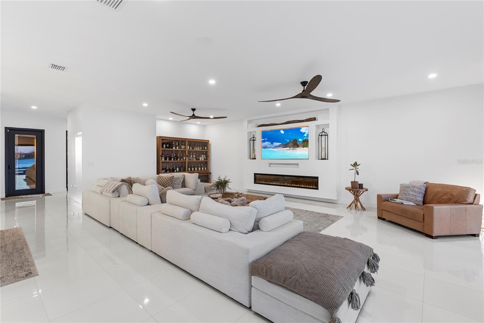 Image 45 of 91 For 4796 Sophia Drive