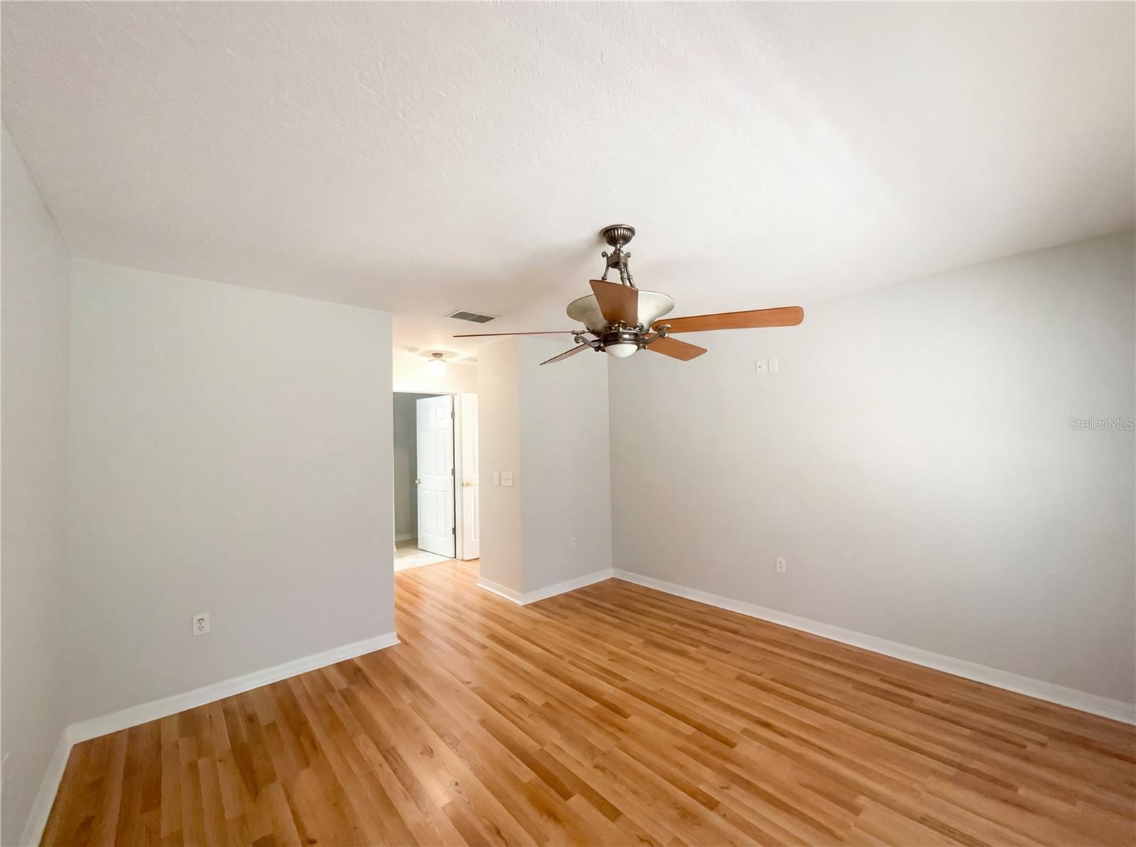 Image 11 of 19 For 396 Grand Canal Drive