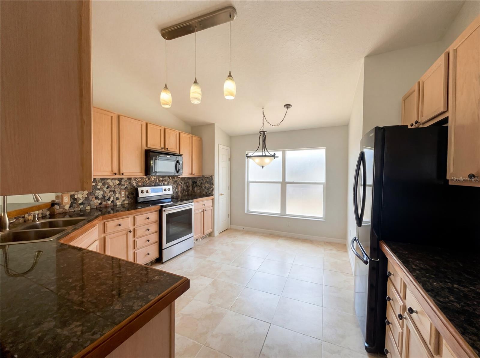 Image 7 of 19 For 396 Grand Canal Drive