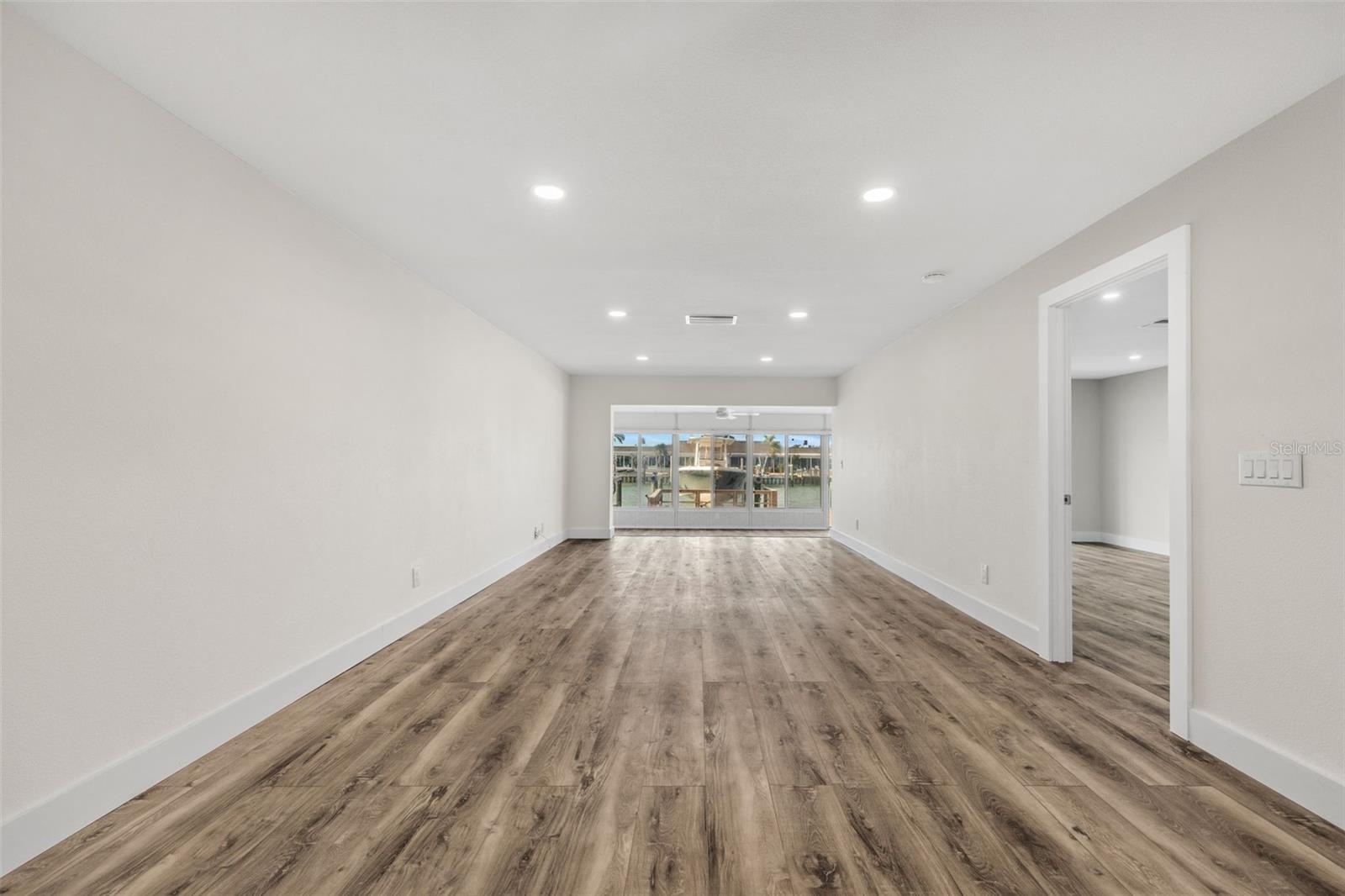 Listing photo id 12 for 651 Boca Ciega Point Boulevard S