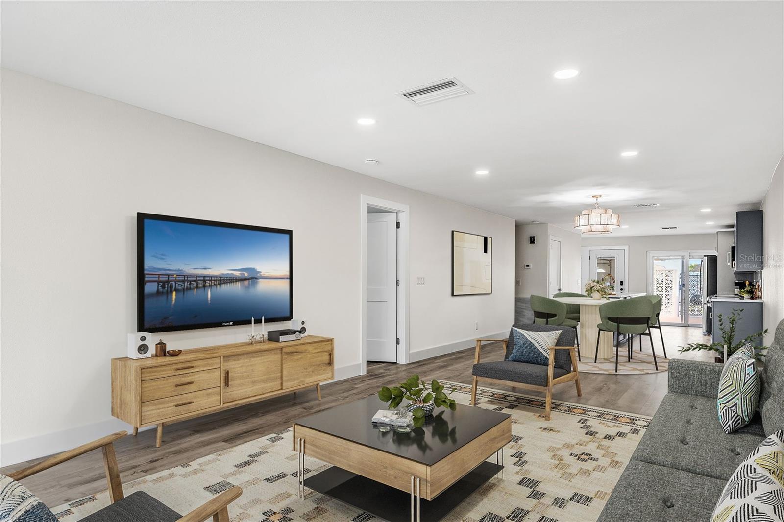 Listing photo id 19 for 651 Boca Ciega Point Boulevard S