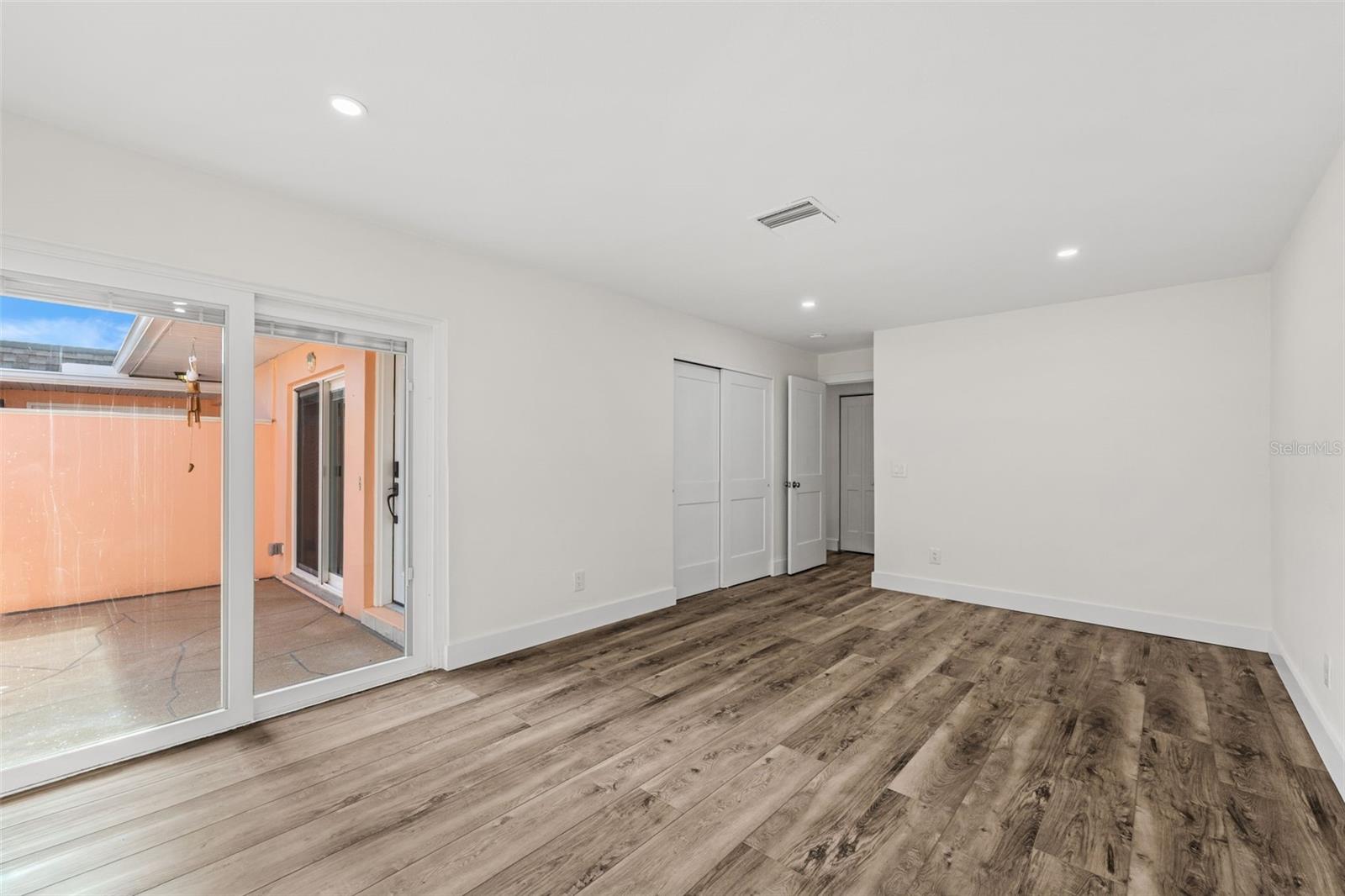 Listing photo id 34 for 651 Boca Ciega Point Boulevard S