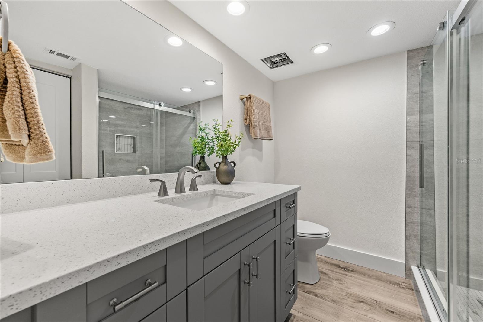 Listing photo id 35 for 651 Boca Ciega Point Boulevard S