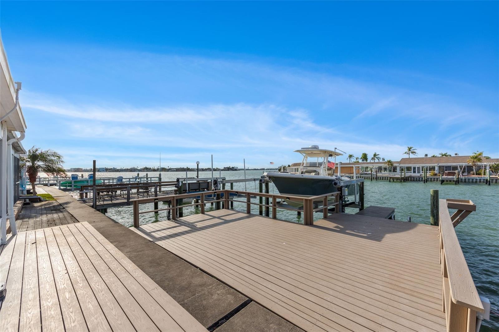 Listing photo id 40 for 651 Boca Ciega Point Boulevard S