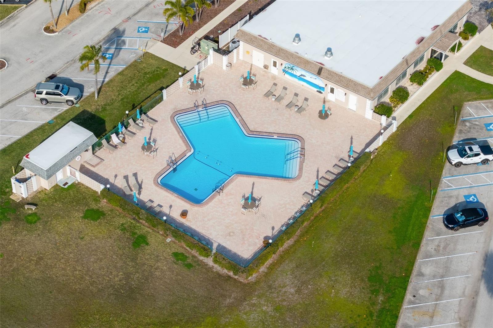 Listing photo id 60 for 651 Boca Ciega Point Boulevard S