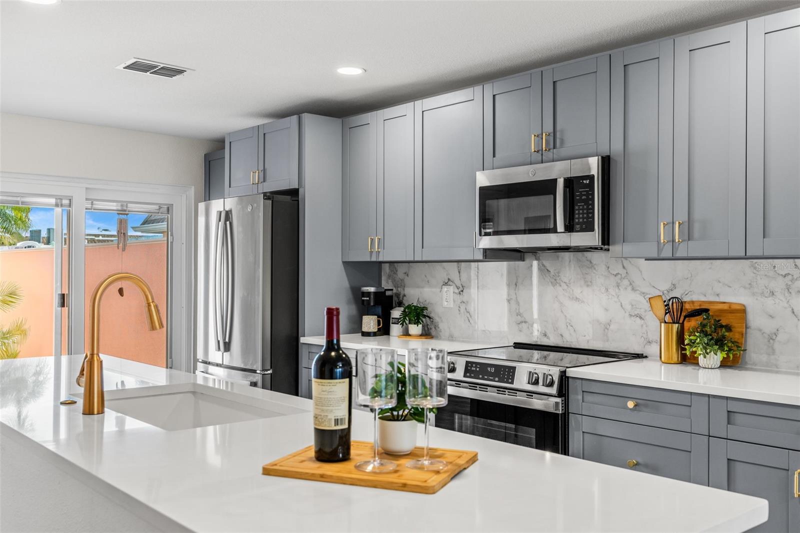 Listing photo id 7 for 651 Boca Ciega Point Boulevard S