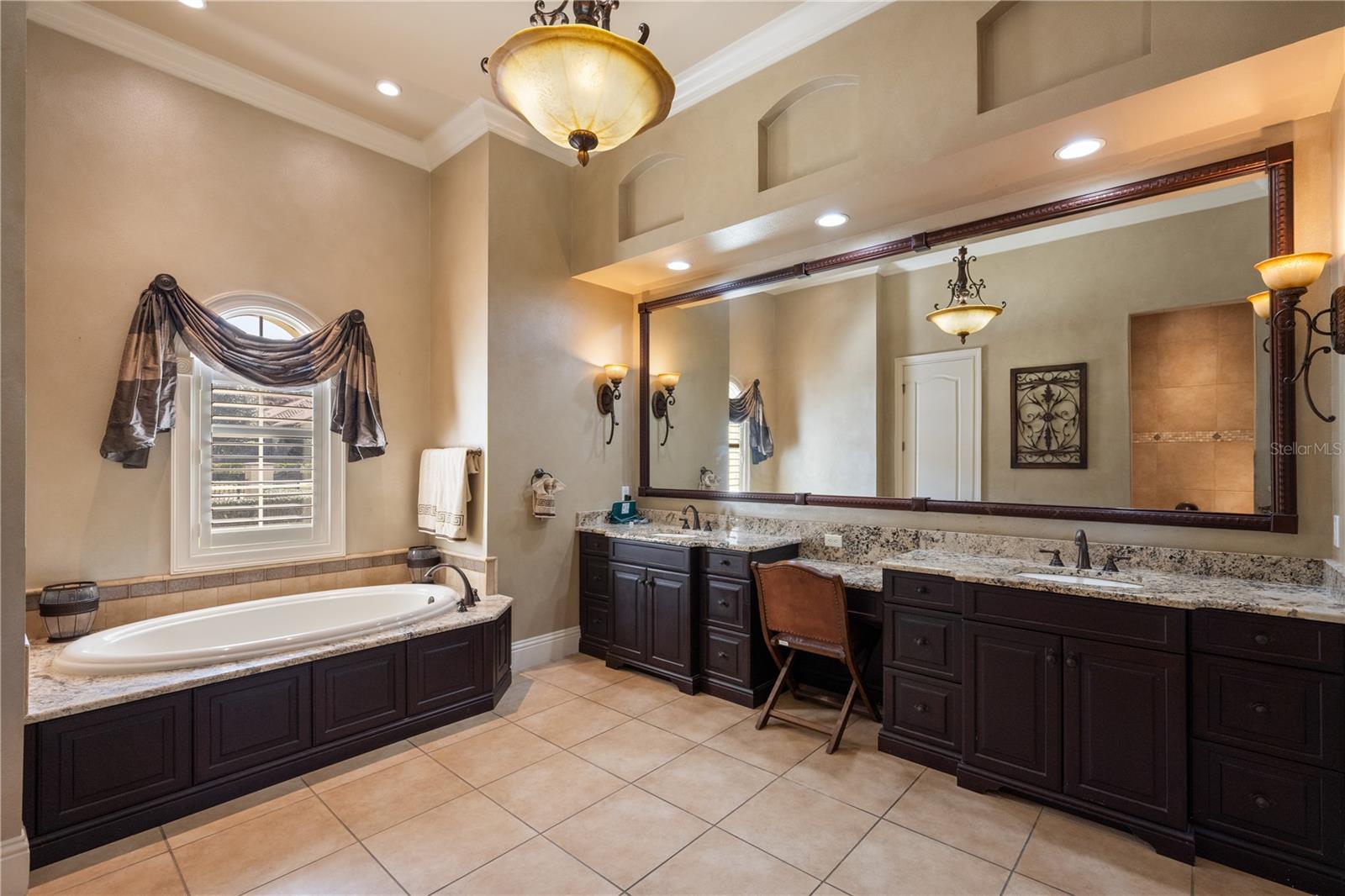 Image 17 of 52 For 9729 Lake Hugh Drive