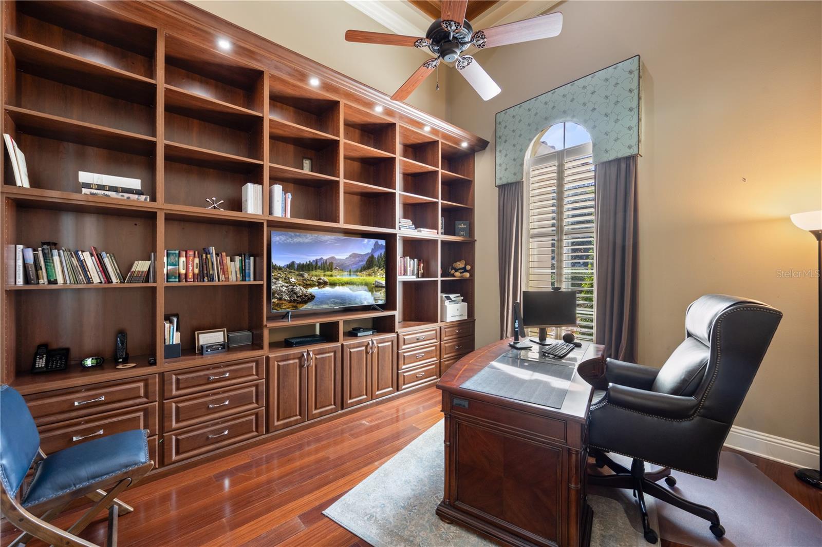 Image 19 of 52 For 9729 Lake Hugh Drive