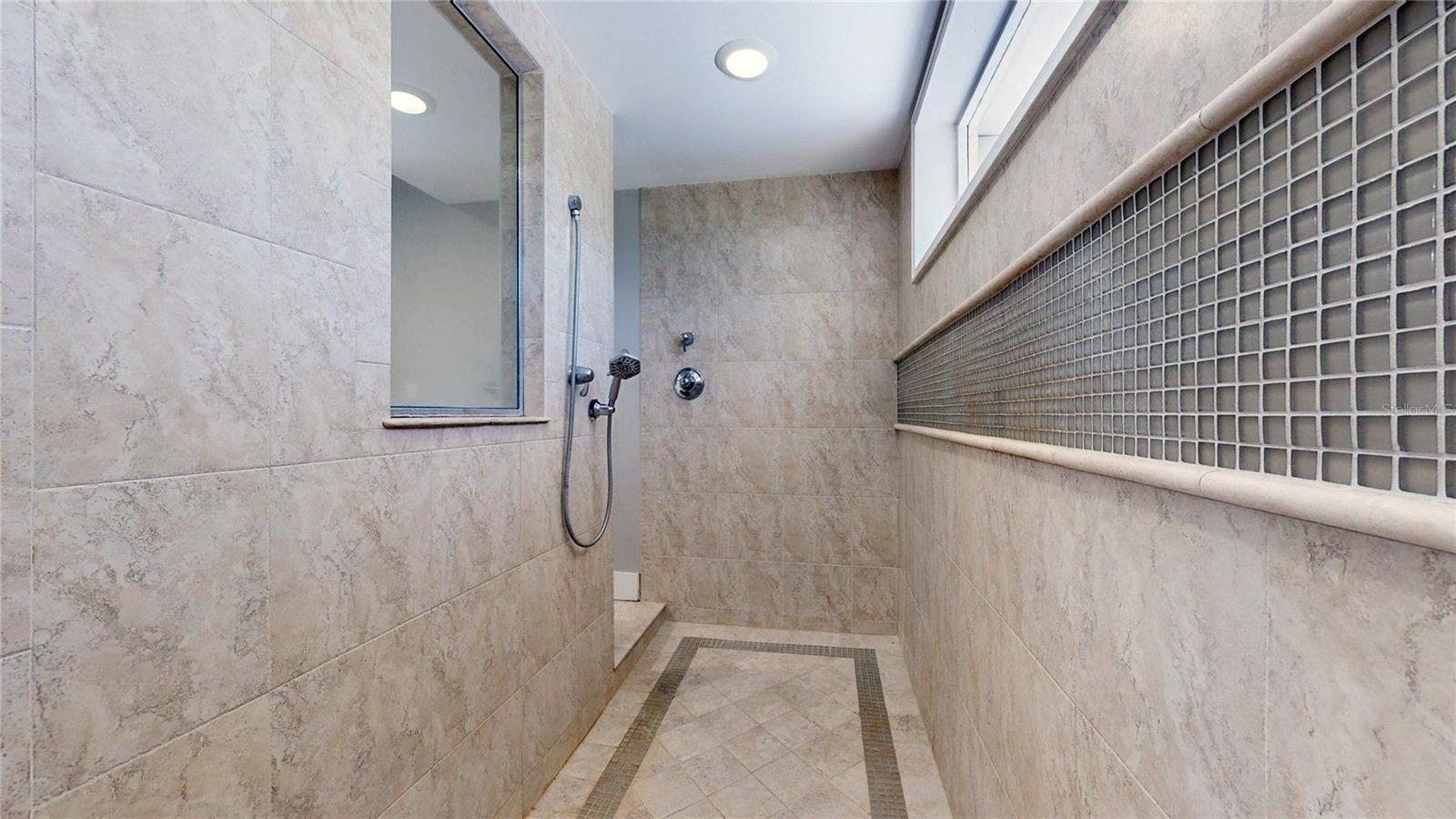 Image 15 of 98 For 1625 Down Lake Drive