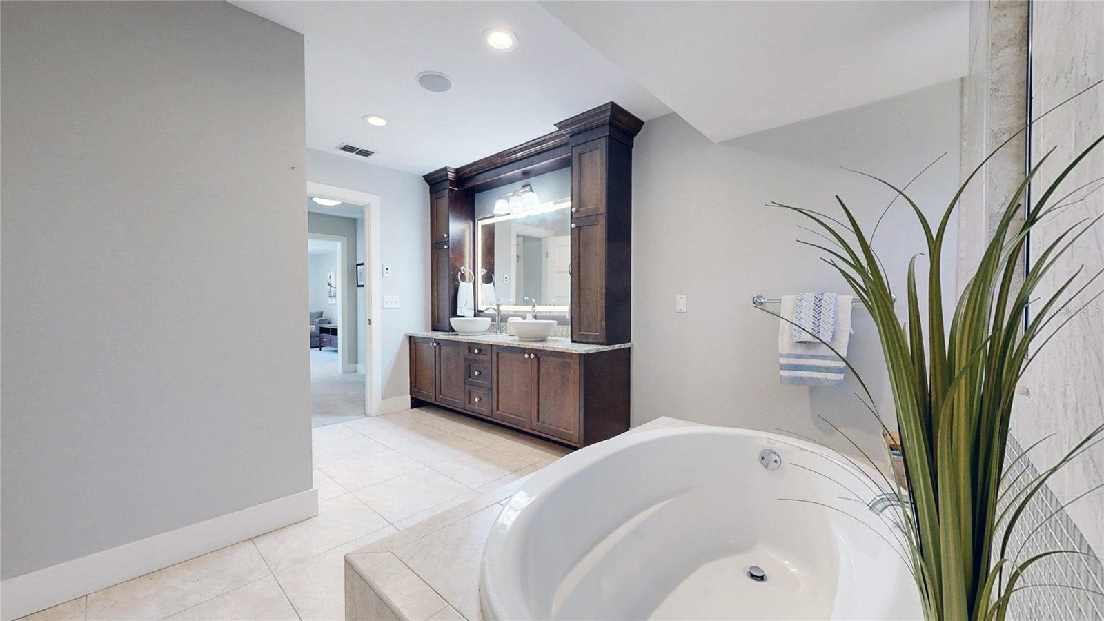 Image 51 of 98 For 1625 Down Lake Drive