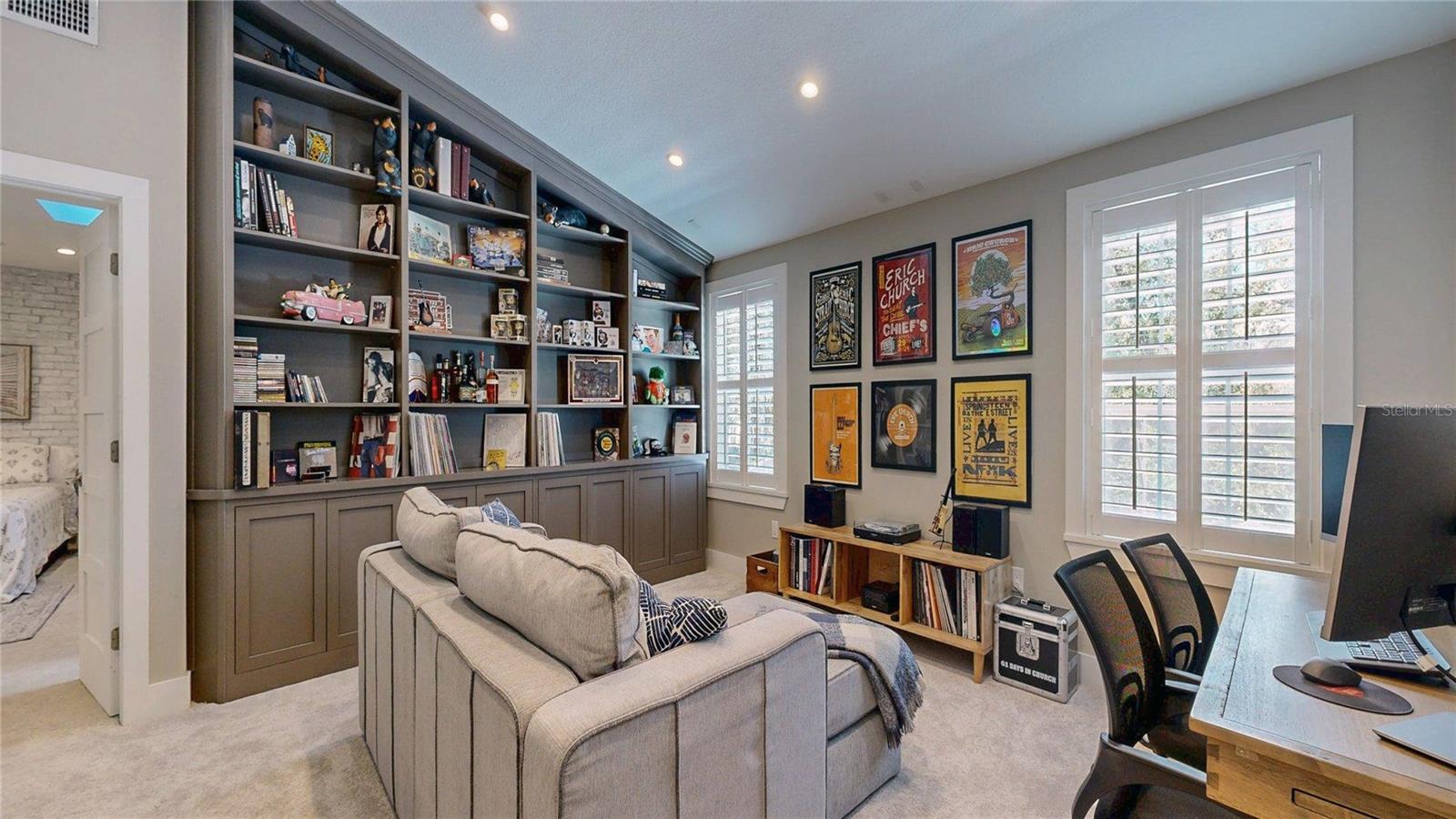 Image 55 of 98 For 1625 Down Lake Drive