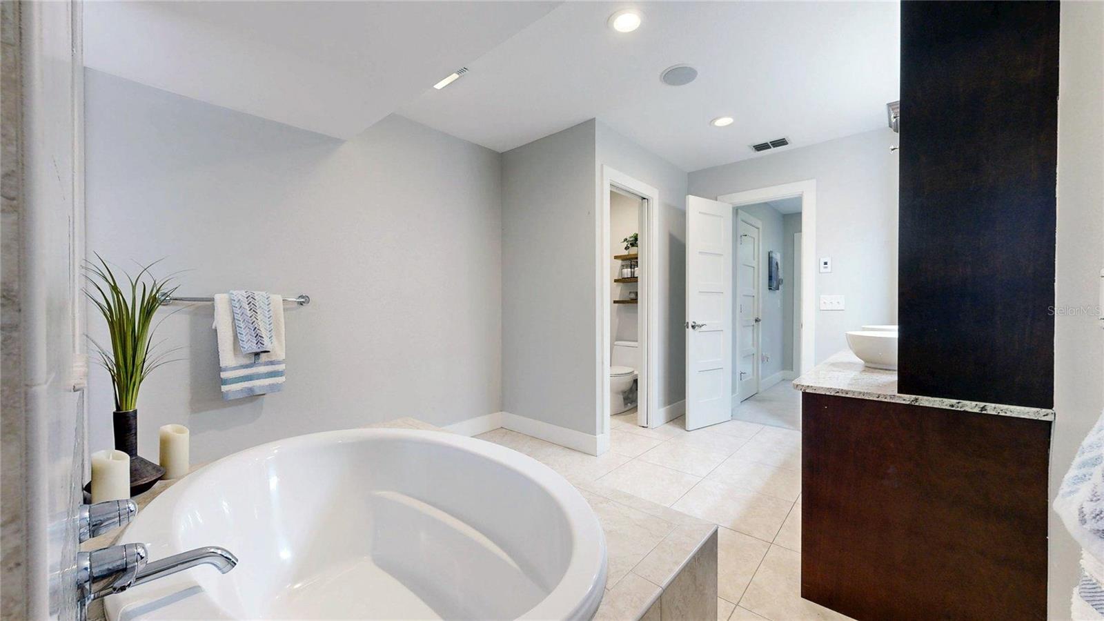 Image 75 of 98 For 1625 Down Lake Drive