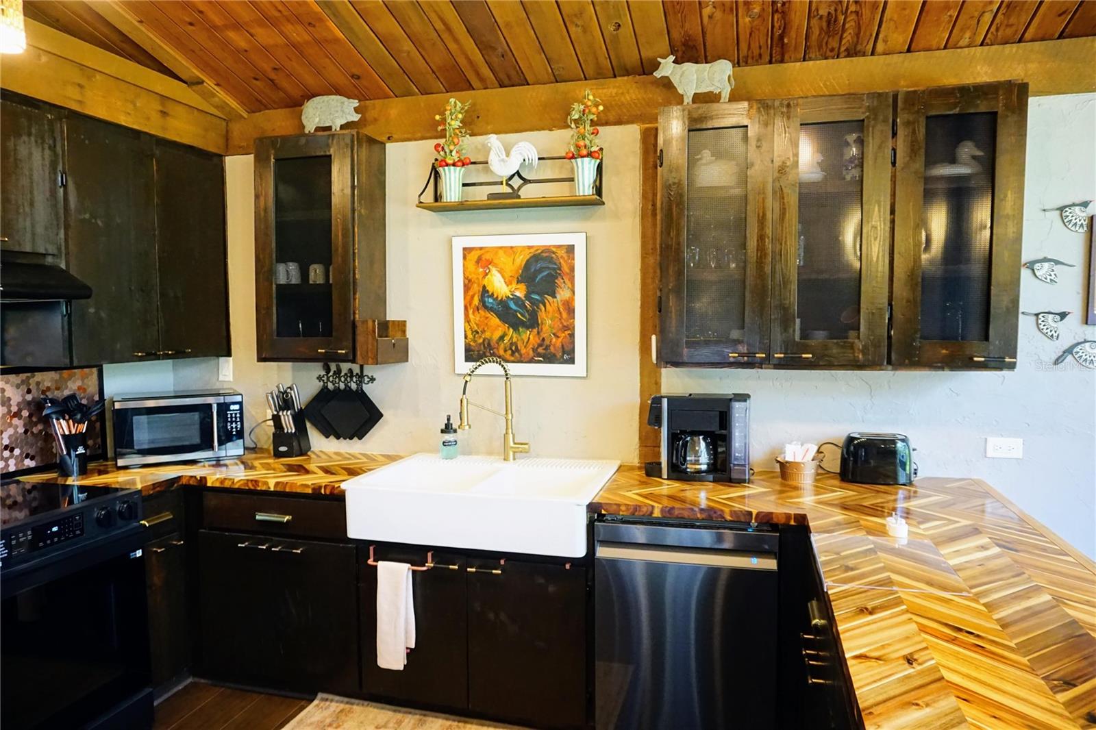 Image 10 of 46 For 6880 Channel Drive