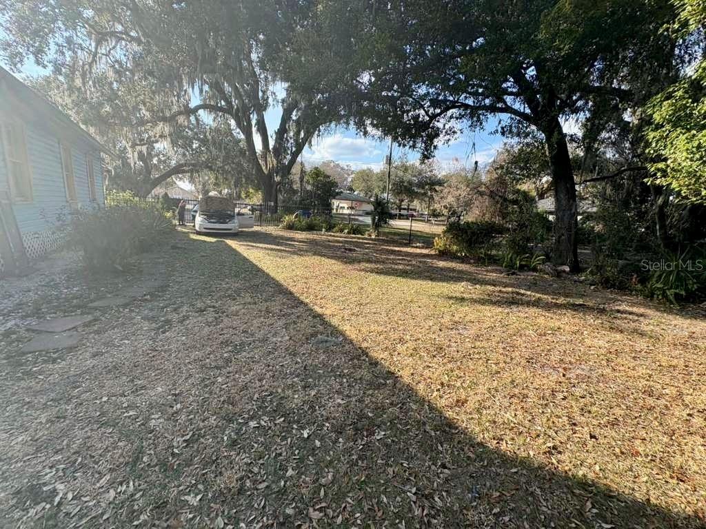 Image 11 of 11 For 1225 Carson Avenue