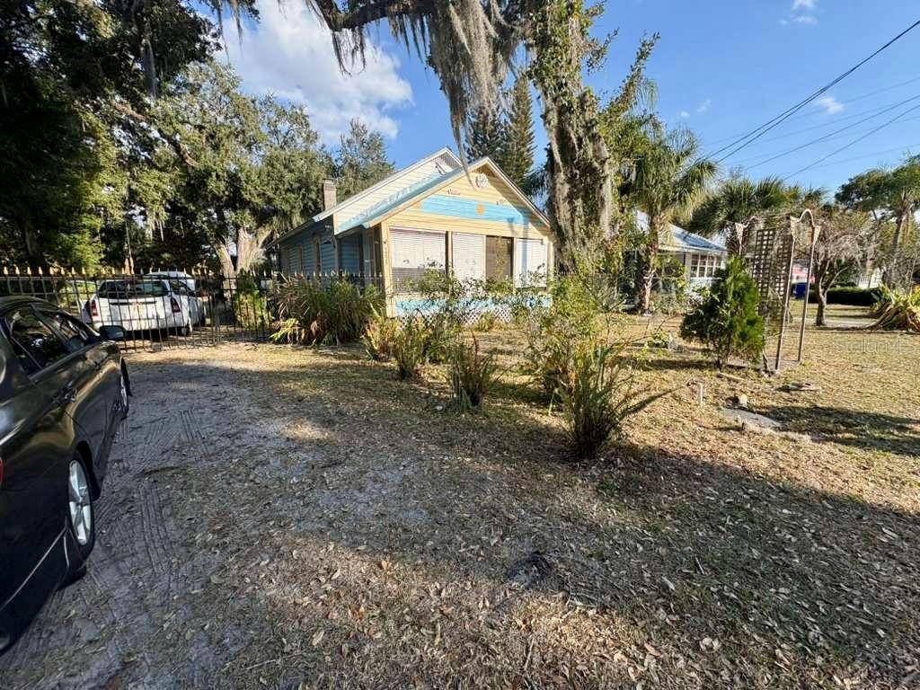 Image 2 of 11 For 1225 Carson Avenue