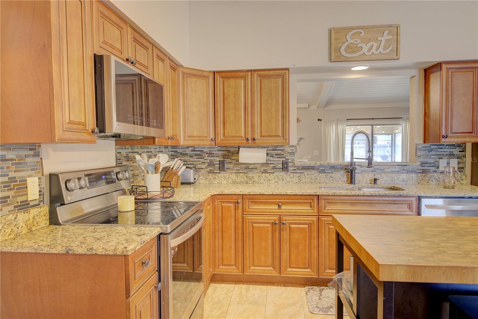 Image 11 of 41 For 413 Willowbrook Lane