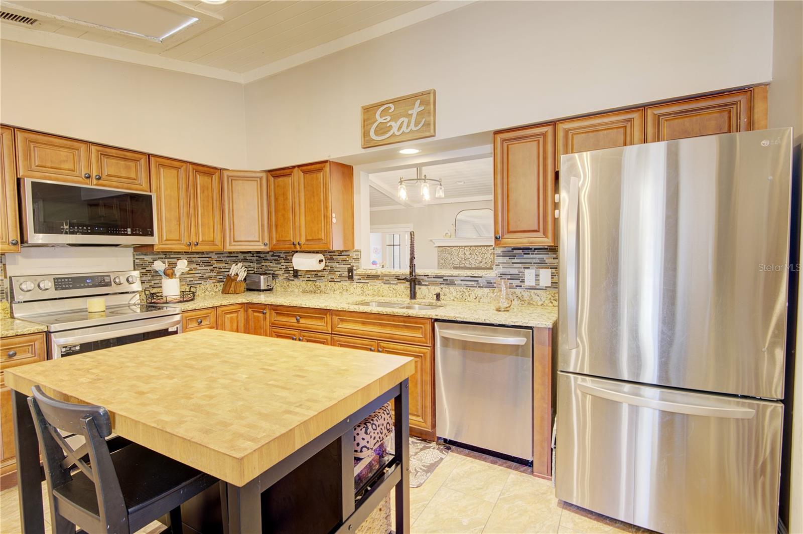 Image 13 of 41 For 413 Willowbrook Lane