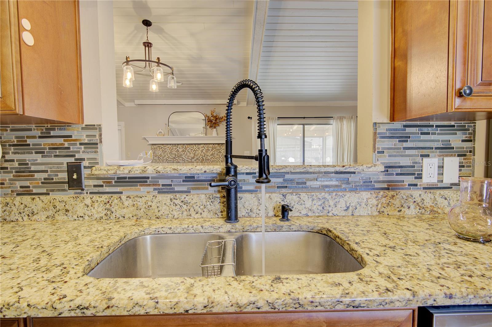 Image 14 of 41 For 413 Willowbrook Lane