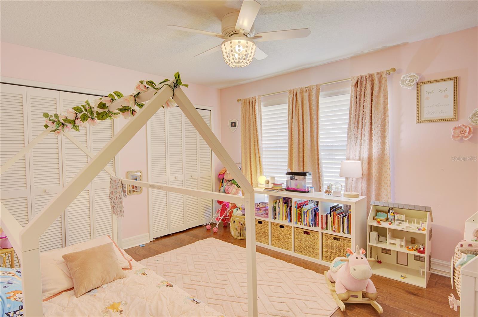 Image 25 of 41 For 413 Willowbrook Lane