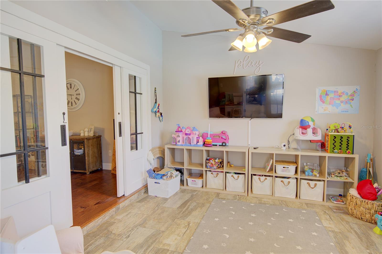 Image 28 of 41 For 413 Willowbrook Lane