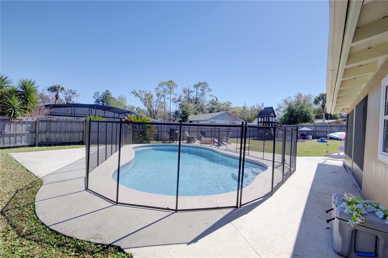 Image 32 of 41 For 413 Willowbrook Lane